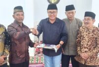 Walikota Sungai Penuh, Alfin berikan bantuan Ambulan bagi warga Sungai Ning