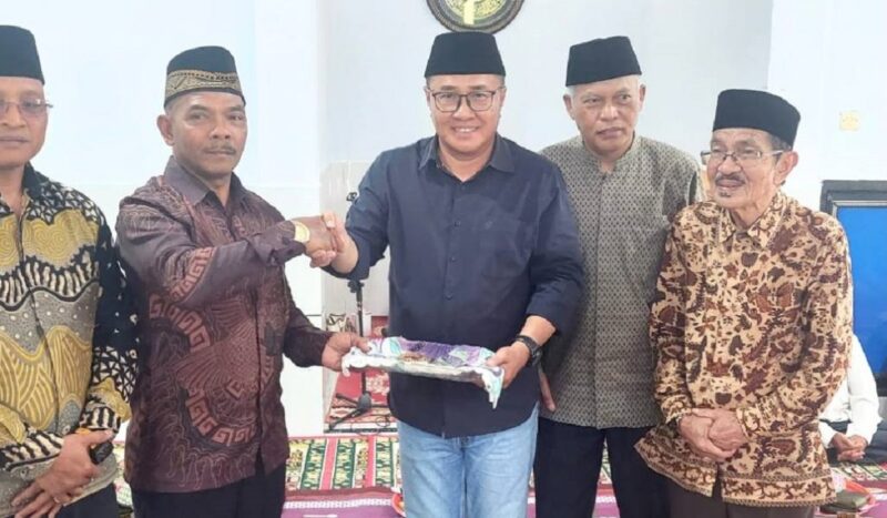 Walikota Sungai Penuh, Alfin berikan bantuan Ambulan bagi warga Sungai Ning