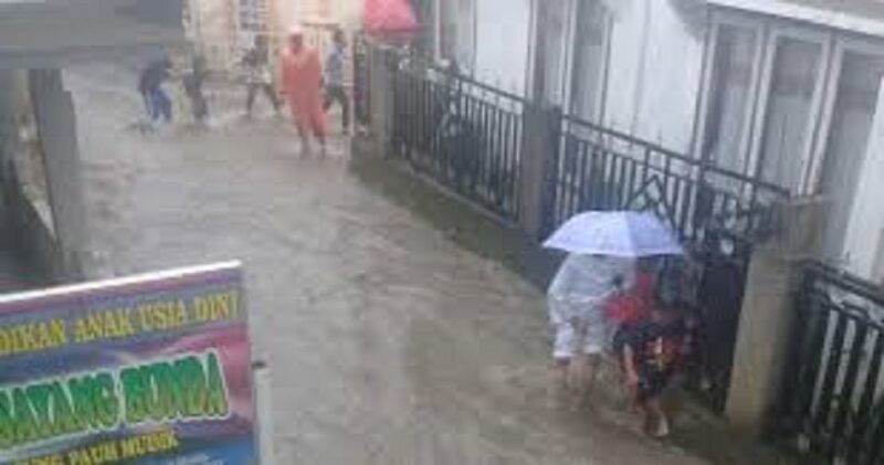 Banjir di Kecamatan Danau Kerinci Barat Kerinci