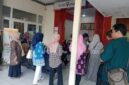 Antrian nasabah yang terjadi di bank jambi bulan lalu