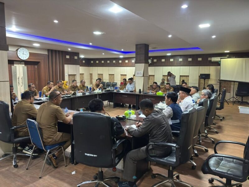 Suasana pertemuan Pemkab Merangin bersama Komisi II Pemkab Merangin bahas pembayaran gaji PPPK Paruh Waktu
