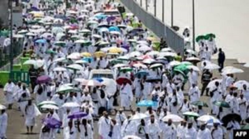 Jemaah haji Indonesia mulai tinggalkan Mina