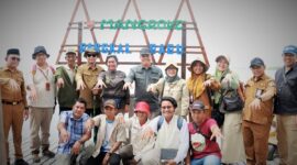 Foto bersama Wakil Bupati Tanjabbar bersama Tim Verifikasi dan Asistensi Kementerian Kehutanan Republik Indonesia