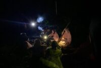 Upaya penjemputan pengunjung danau kaco oleh petugas dan warga