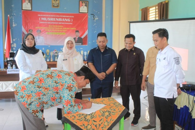 Anggota DPRD Tanjabtim dari Fraksi PAN, Edi Mubarak saat menghadiri musrenbang beberapa waktu lalu