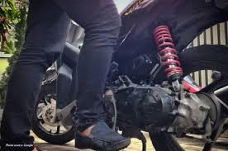 Ilustrasi memanaskan mesin motor