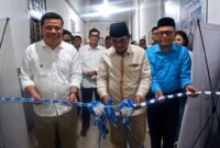 Bupati Tanjab Barat Anwar Sadat saat meresmikan Podcast Youth Center dan Co-Working Space pertama di Provinsi Jambi.