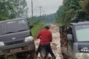 Tampak Kondisi jalan Kondisi jalan di Desa Sungai Jambat, Kecamatan Sadu, Kabupaten Tanjung Jabung Timur,