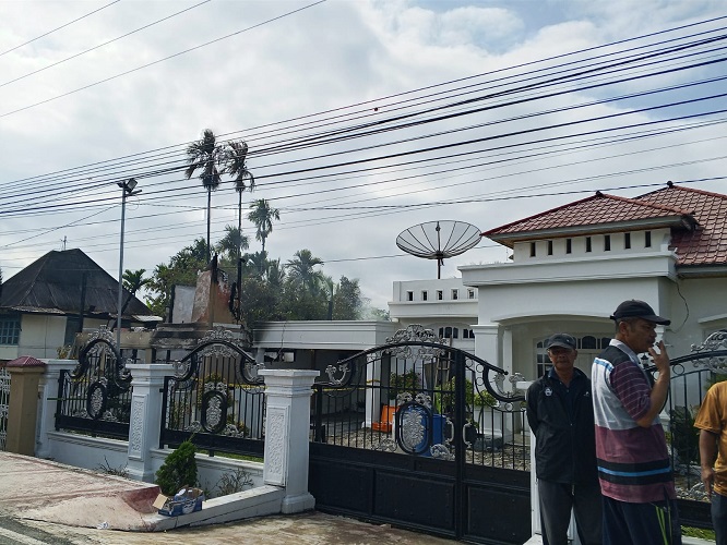 Kondisi terkini rumah milik orang tua Mantan Pj Bupati Kerinci, Asraf