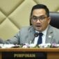 Foto ; Ketua Komisi II DPR RI, Rifqinizamy Karsayuda

Baca artikel detiknews, "Komisi II DPR Usul Gaji PPPK Guru hingga Nakes di Daerah Ditanggung APBN.
(Sumber/Google)
