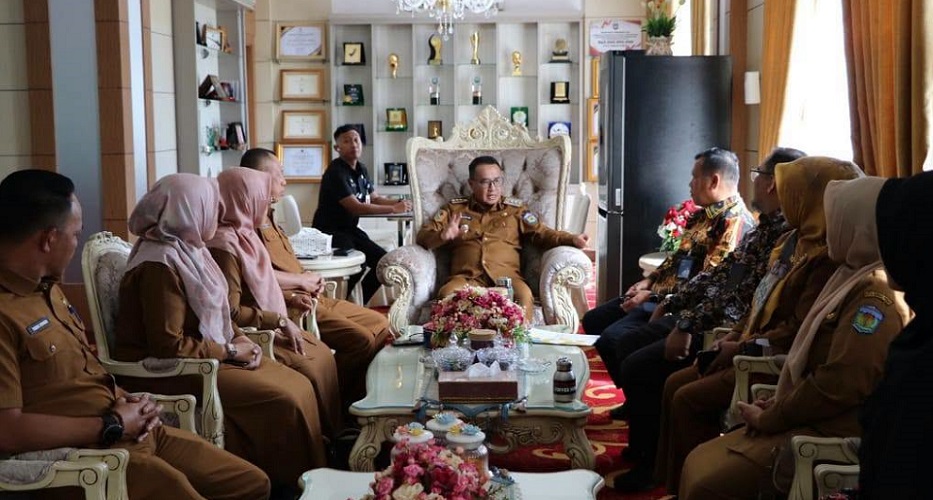 Wako Sungai Penuh, Alfin saat diskusi bersam Tim BKKBN Provinsi Jambi, Bahas Penguatan Program Bangga Kencana