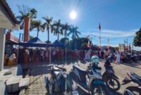 Tampak antrian nasabah untuk menarik uang tunai di ATM bank jambi cabang Sungai Penuh