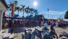 Tampak antrian nasabah untuk menarik uang tunai di ATM bank jambi cabang Sungai Penuh