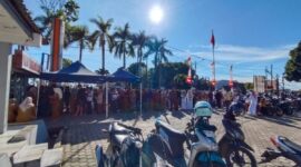 Tampak antrian nasabah untuk menarik uang tunai di ATM bank jambi cabang Sungai Penuh