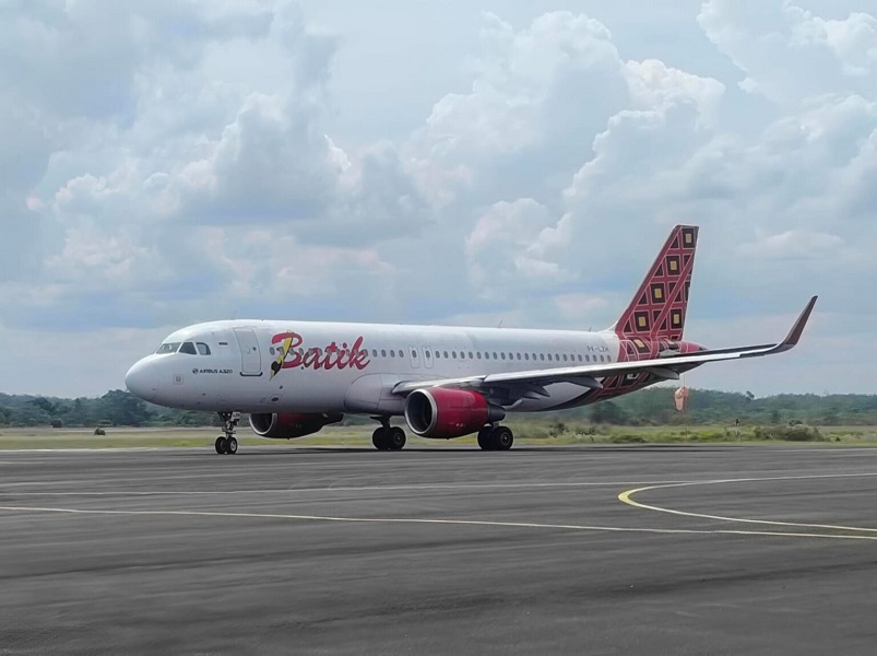 Penerbangan perdana Batik Air di Bandara Bungo