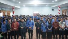Foto bersama Bupati Merangin, M Syukur bersama Bupati M Syukur melantik 237 kepala sekolah yang baru dilantik