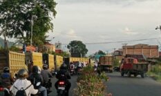 BBM Solar Sulit Didapat di Sungai Penuh, Sopir Dump Truck dan Pickup Rela Antre Sejak Subuh Demi Dapat BBM