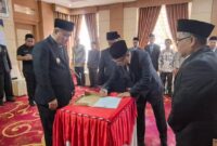 Prosesi pelantikan Dewas PDAM Tirta Khayangan yang dipimpin langsung Walikota Sungai Penuh, Alfin