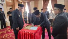 Prosesi pelantikan Dewas PDAM Tirta Khayangan yang dipimpin langsung Walikota Sungai Penuh, Alfin