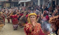 Tari Iyo-Iyo Lagu Pusako Bikin Merinding, Warisan Budaya Kerinci yang Memukau Ribuan Warga Lima Desa Tanjung Pauh Mudik