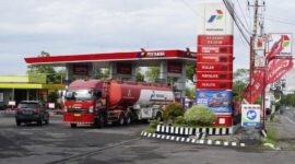 Ilustrasi Heboh Isu beli Pertalite wajib lunas pajak kendaraan