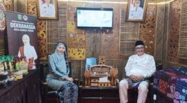 Ketua Dekranasda Sungai Penuh, Sri Kartini Alfin bersama Walikota Sungai Penuh, Alfin