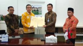 Rektor IAIN Kerinci saat tanda tangani mou dengan balai bahasa Jambi