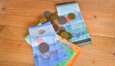 Ilustrasi nilai tukar ringgit malaysia terhadap rupiah hari ini