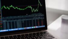 Ilustrasi investasi saham 