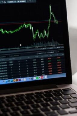 Modal Terbatas Bukan Halangan, Ini Strategi Investasi Saham untuk Membangun Kekayaan Jangka Panjang
