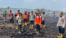 Kapolres Muaro Jambi AKBP Bayu Noormansyah turun langsung memantau penanganan Karhutla