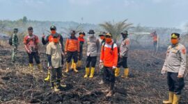 Kapolres Muaro Jambi AKBP Bayu Noormansyah turun langsung memantau penanganan Karhutla