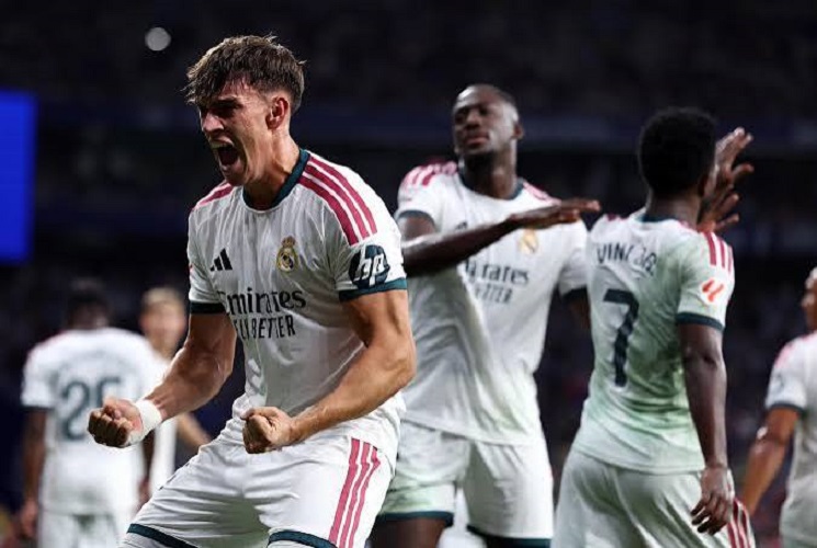 Selebrasi ppemain real madrid kemenangan atas espanyol 2-1
