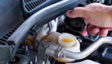 Waktu ideal mengganti minyak rem mobil