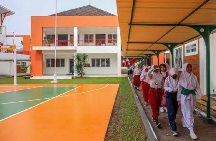 Tampak aktivvitas siswa sekolah rakyat