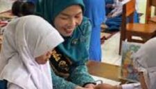 Ketua TP-PKK Sungai Penuh, Sri Kartini Alfin