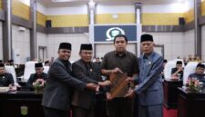 Wakil Wali Kota Sungai Penuh Azhar Hamzah ota kesepakatan KUA-PPAS 2027.
