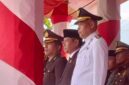 Wawako Sungai Penuh, Azhar Hamzah saat memimpin penurunan bendera merah putih