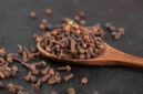 Cloves (Syzygium aromaticum) are an authentic Indonesian spice rich in health benefits, primarily driven by their high antioxidant and eugenol content