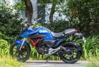 Tampilan gagah motor  Lifan KPT 200