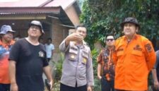 Bupati Merangin, M Syukur saat meninjau karhutla