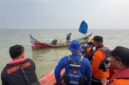 Dua nelayan saat dievakuasi tim SAR