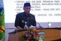 Wawako sungai penuh, Azhar Hamzah saat menyampaikan sambutan  pada paripurna DPRD Sungai Penuh