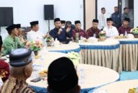 Suasana pertemuan tokoh masyarakat dan adat pondok tinggi bersama walikota dan wakil walikota sungai penuh, alfin