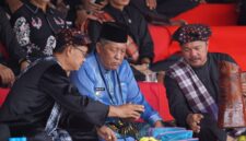 Kebersamaan Wagub Jambi bersama Bupati dan Wakil Kerinci pada pembukaan festival budaya kerinci
