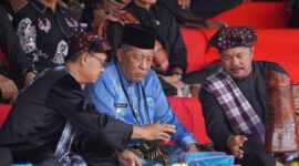 Kebersamaan Wagub Jambi bersama Bupati dan Wakil Kerinci pada pembukaan festival budaya kerinci
